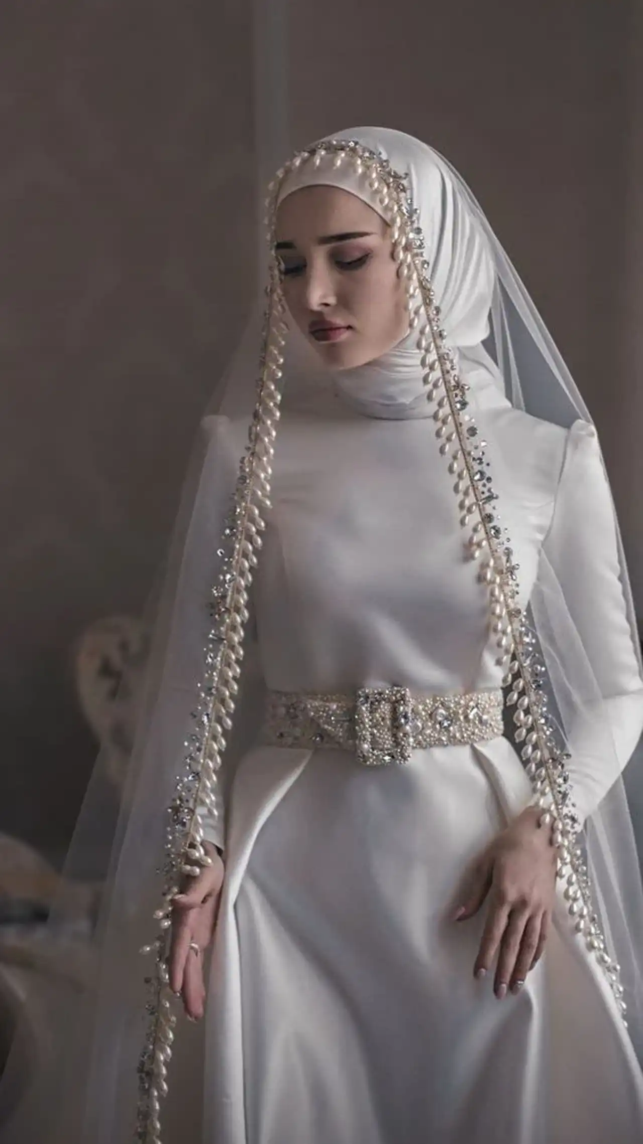 مدل حجاب عروسی + استفاده از کلاه و توربان در روز عروسی برای داشتن استایل شیک و لاکچری
