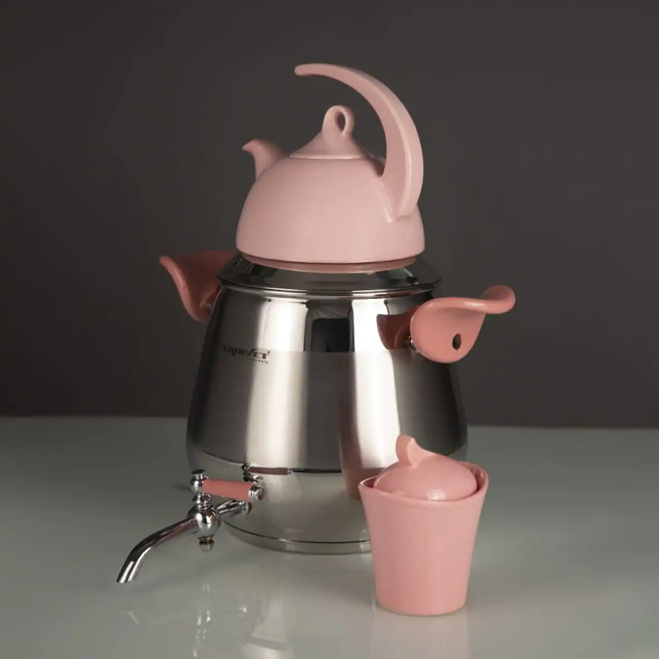 مدل کتری قوری سماوری برای زیبایی بخشیدن و تکمیل دکوراسیون آشپزخانه ای مدرن