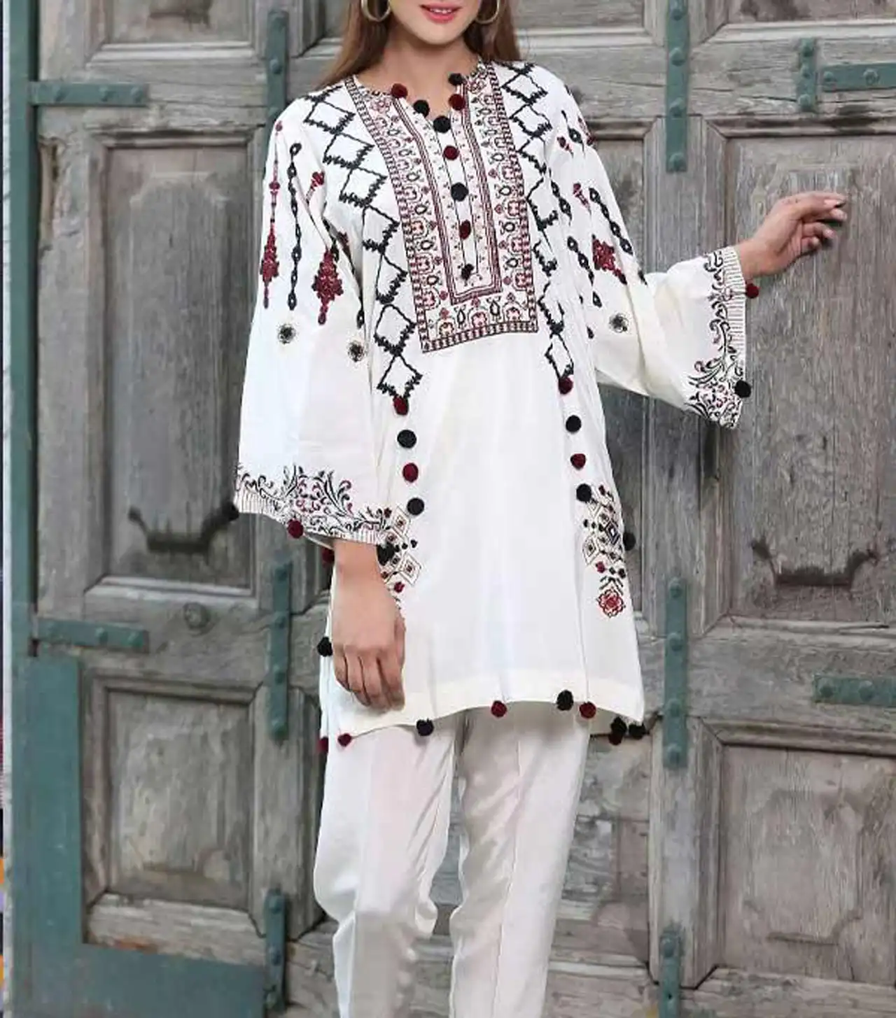 مدل لباس مجلسی افغانی + مدل های جدید و شیک لباس مجلسی افغانی سنتی ترکیبی از رنگ ها و الگوهای خاص