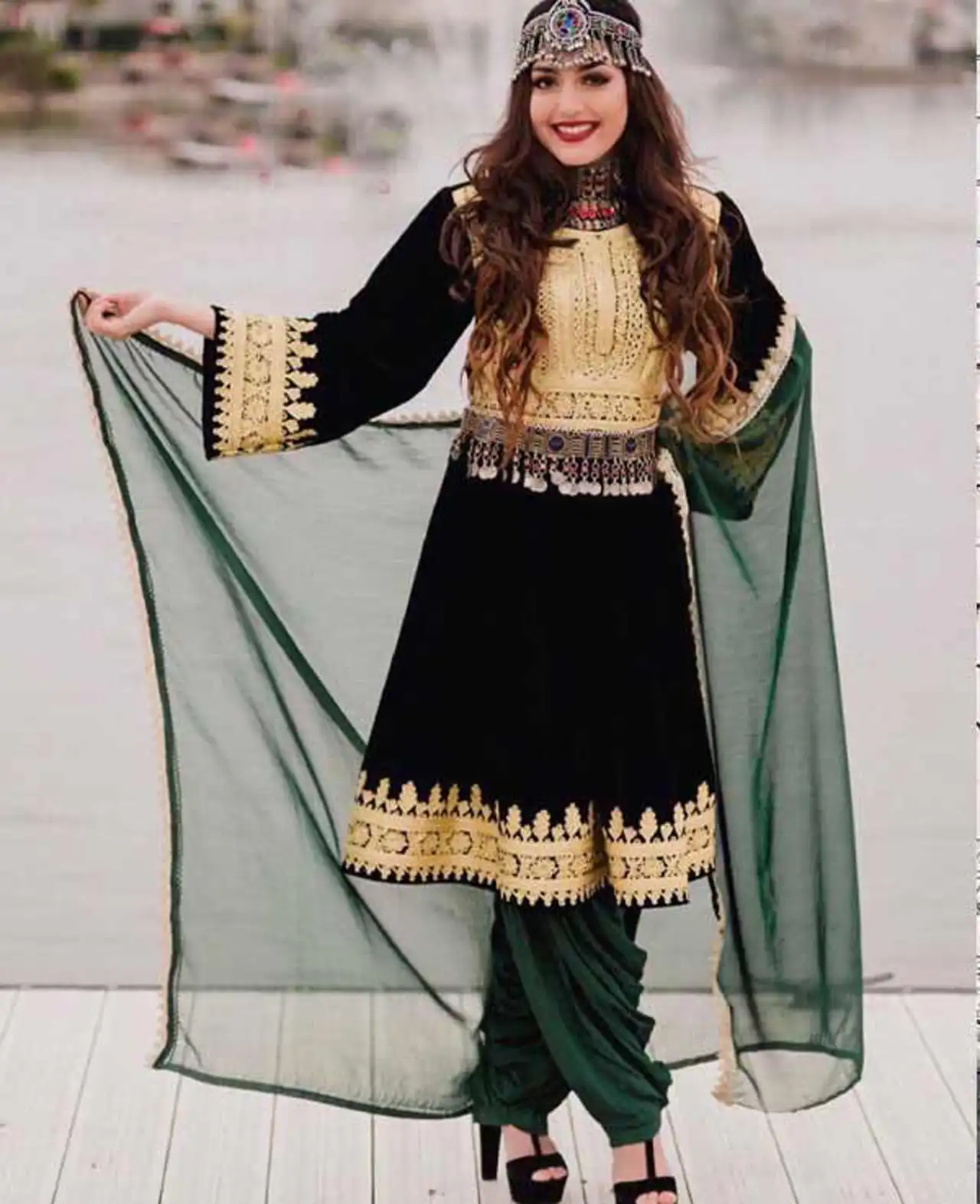 مدل لباس مجلسی افغانی + مدل های جدید و شیک لباس مجلسی افغانی سنتی ترکیبی از رنگ ها و الگوهای خاص