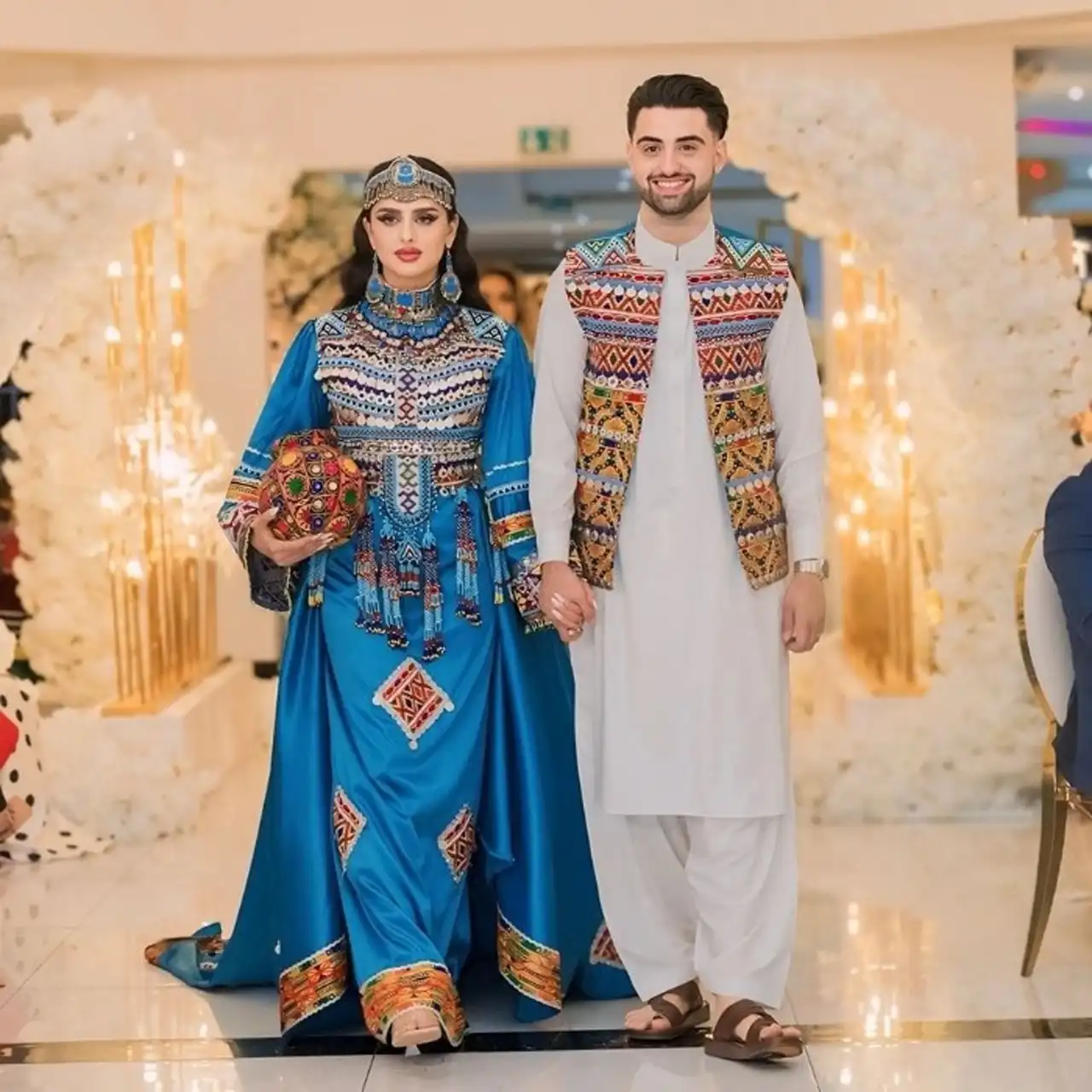 مدل لباس مجلسی افغانی + مدل های جدید و شیک لباس مجلسی افغانی سنتی ترکیبی از رنگ ها و الگوهای خاص