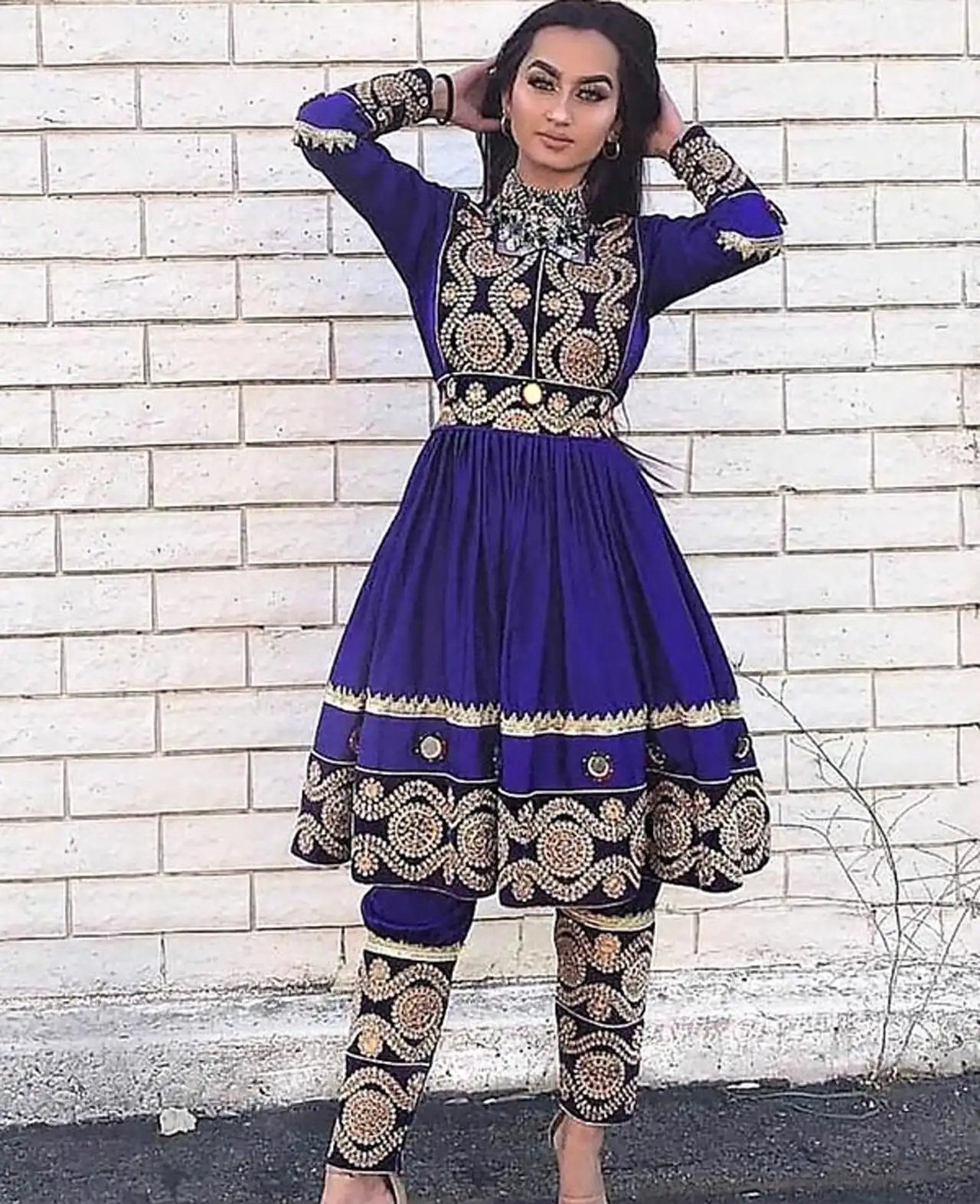 مدل لباس مجلسی افغانی + مدل های جدید و شیک لباس مجلسی افغانی سنتی ترکیبی از رنگ ها و الگوهای خاص