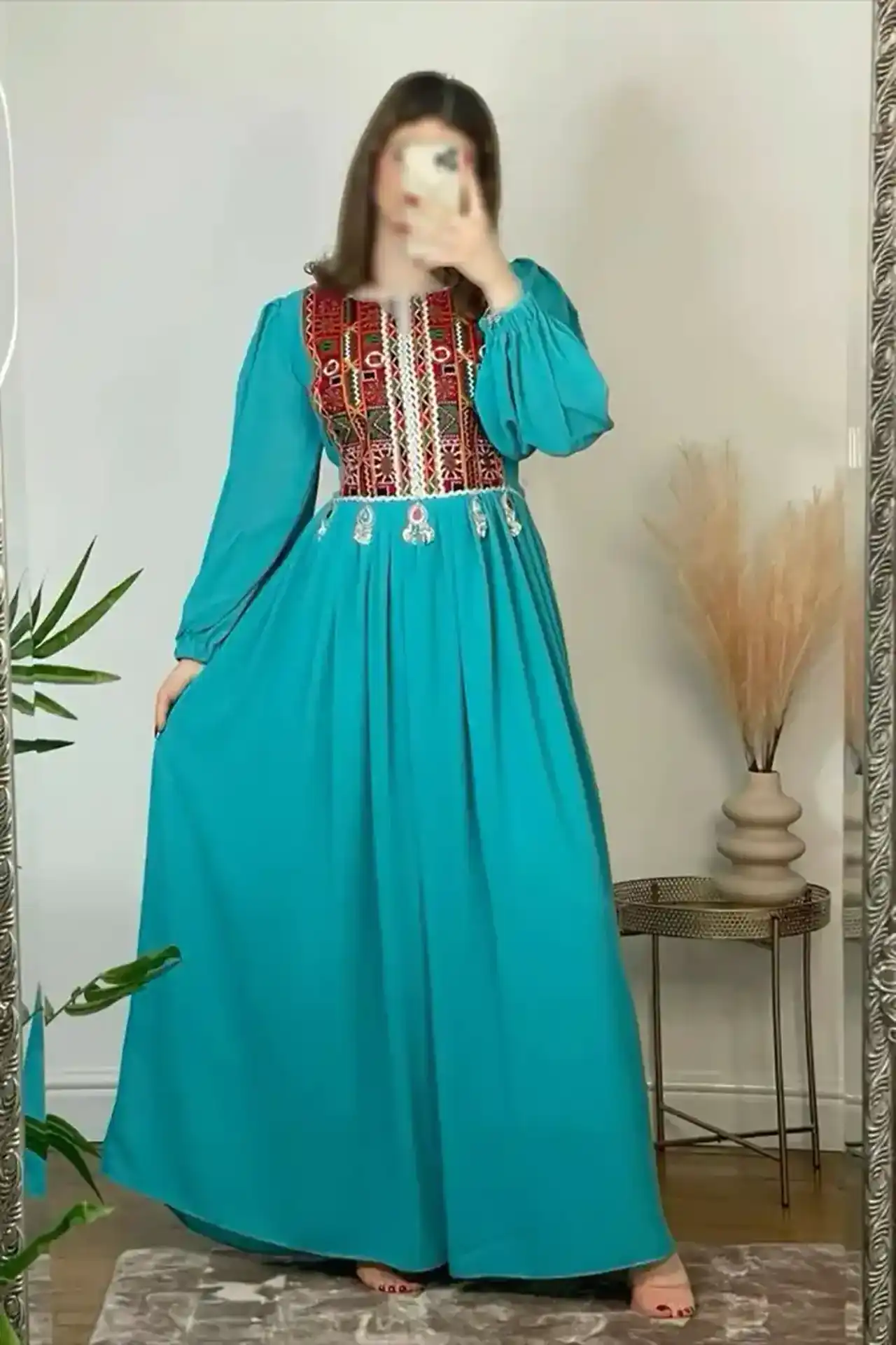 مدل لباس مجلسی افغانی + مدل های جدید و شیک لباس مجلسی افغانی سنتی ترکیبی از رنگ ها و الگوهای خاص
