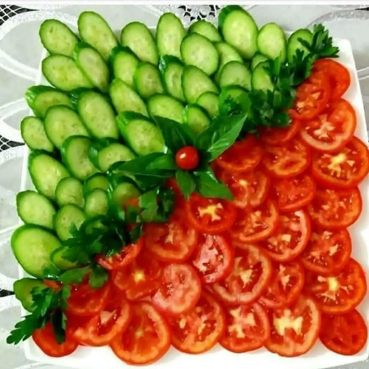 مدل سالاد با کاهو خیار گوجه + 15 تا ایده زیبا و خوشمزه برای کدبانوها جهت ایده گرفتن