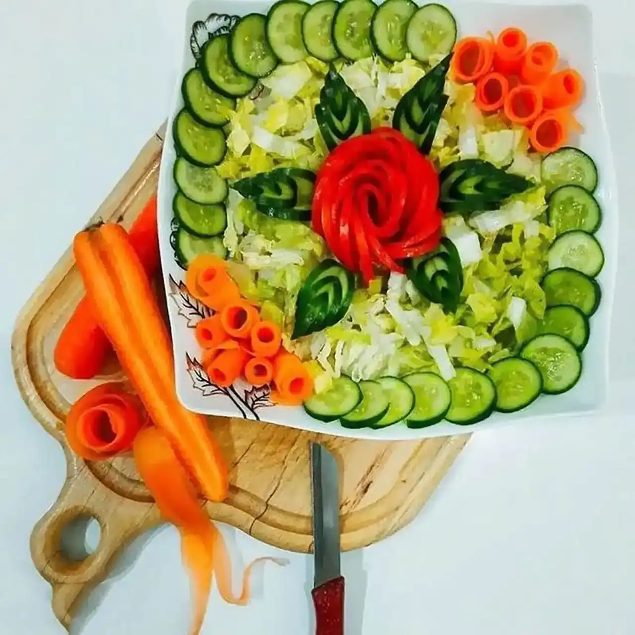 مدل سالاد با کاهو خیار گوجه + 15 تا ایده زیبا و خوشمزه برای کدبانوها جهت ایده گرفتن