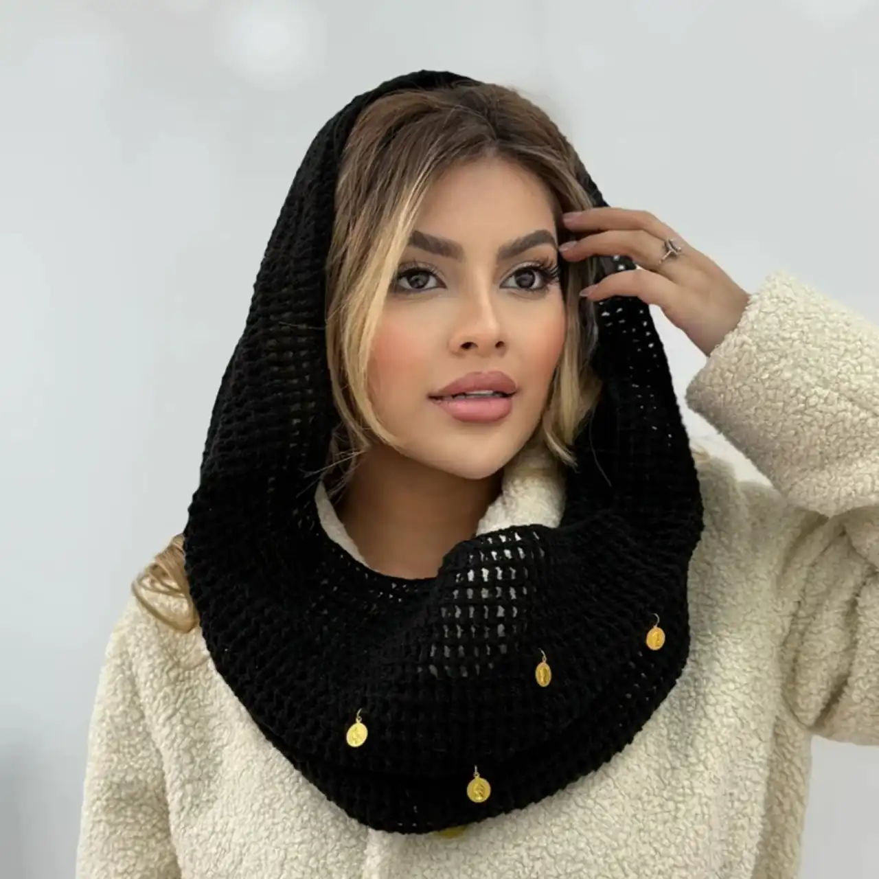 مدل شال شگفت انگیز با طرح های بی نظیر و رویایی برای بهترین استایل ها ترند