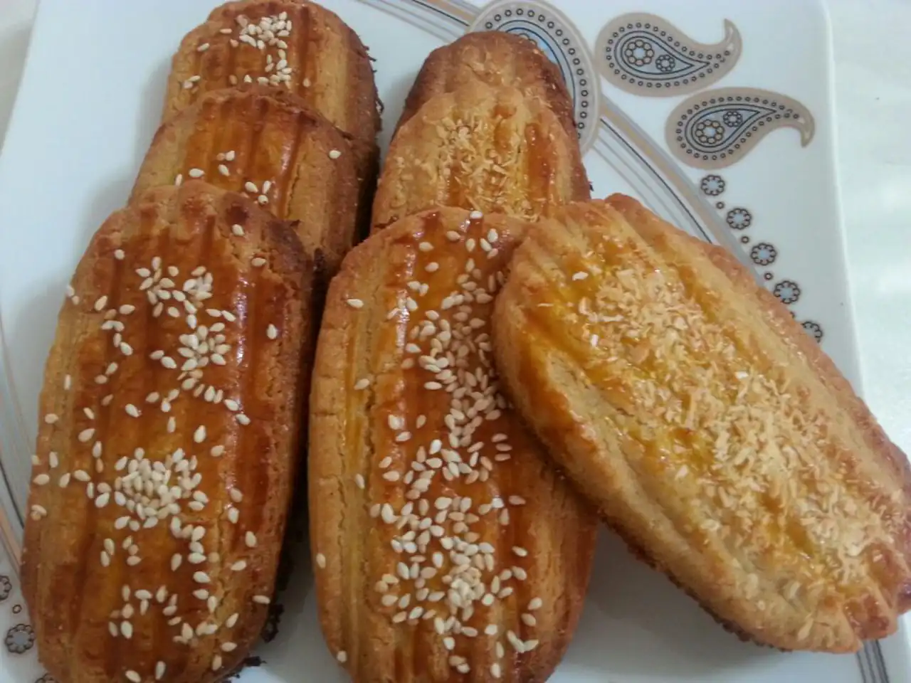 مدل شیرینی پادرازی با عطر و طعم اصیل قزوینی برای پذیراییهای گرم و صمیمی