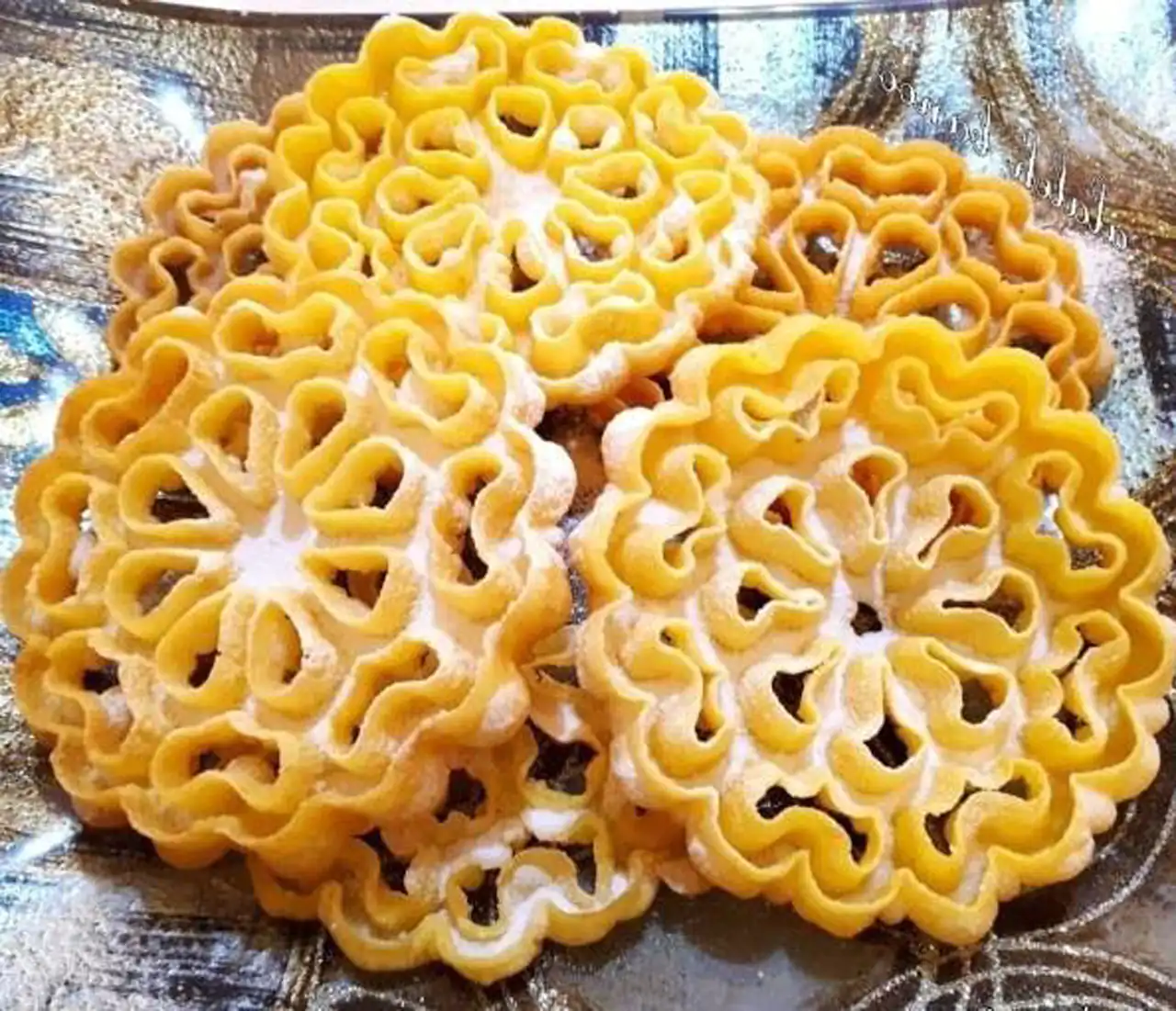 مدل شیرینی پنجره ای ترد و خوشمزه با دستور پخت اسان و سنتی برای کدبانوها