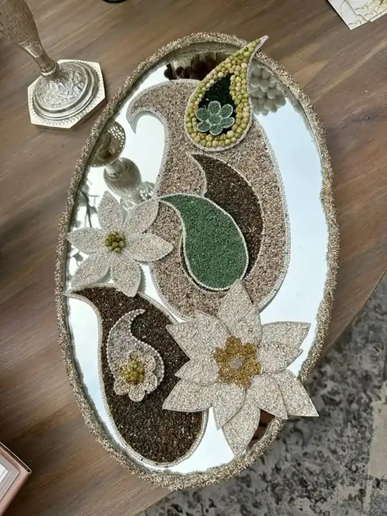 مدل سینی اسپند + ایده های ساده و بسیار زیبا برای تزیین کردن سینی اسپند با گل طبیعی
